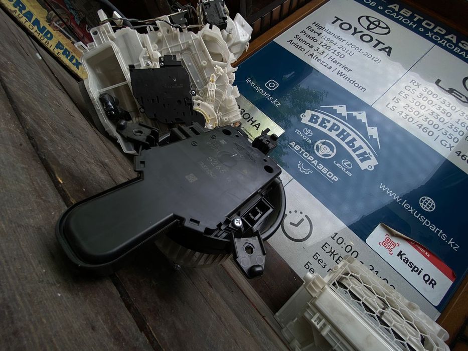 Моторчик печки Lexus NX200