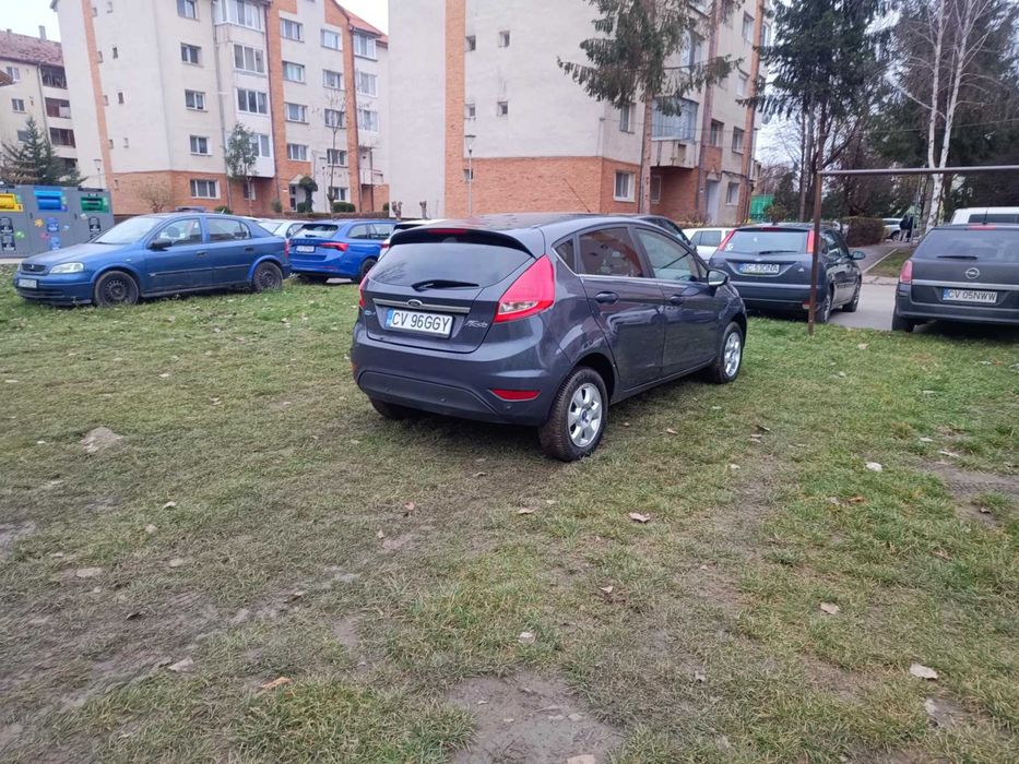 Ford Fiesta titanium, din 2011.06, motor 1,6 diesel, 95 cp, 271000 km