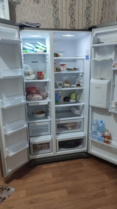 Холодильник Samsung