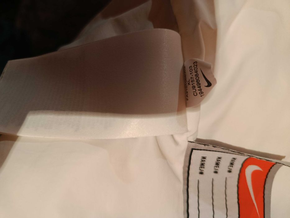 Geaca Nike primavara ca noua XL copii M adulți