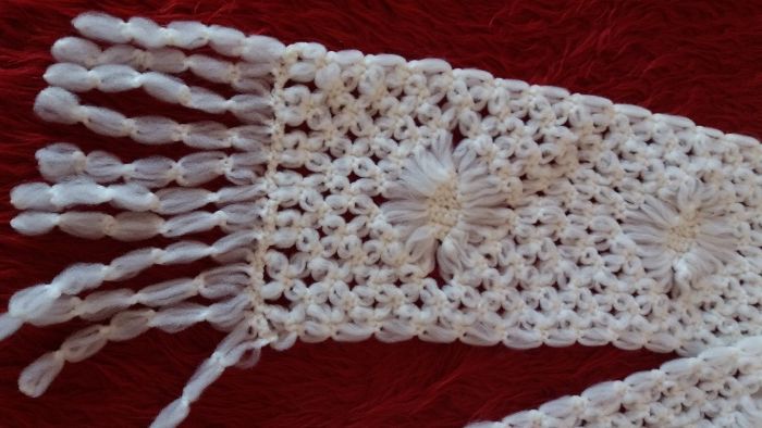 Ръчно изработен красив дамски шал