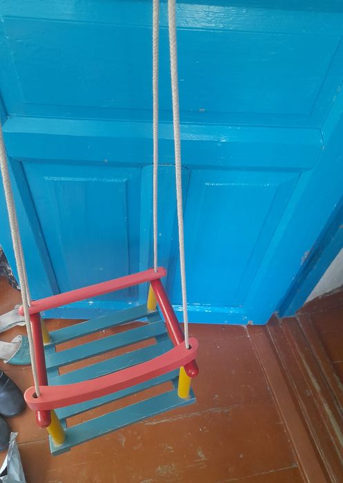 Продам разобранную детскую кровать, коляску и качели