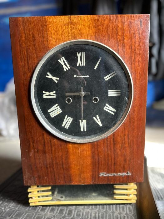 Продам часы настенные.