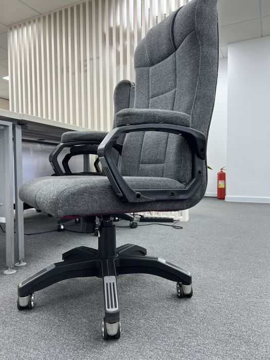 Стулья кресло в офис