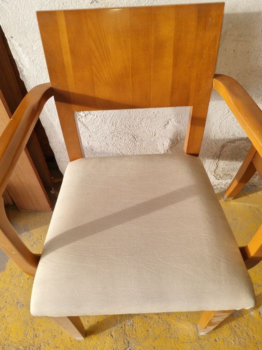 Scaune din lemn masiv