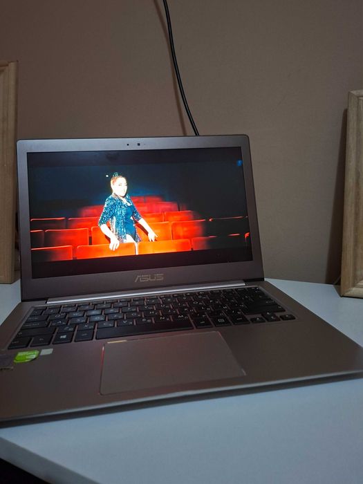 Лаптоп Asus UX303LN FullHD SSD 512GB