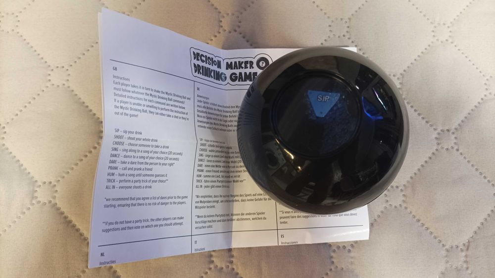 Забавни парти игри: бира понг, магическа топка, шот рулетка (fun drinking games: beer pong, 8-ball, shot roulette) възможност за отделно закупуване