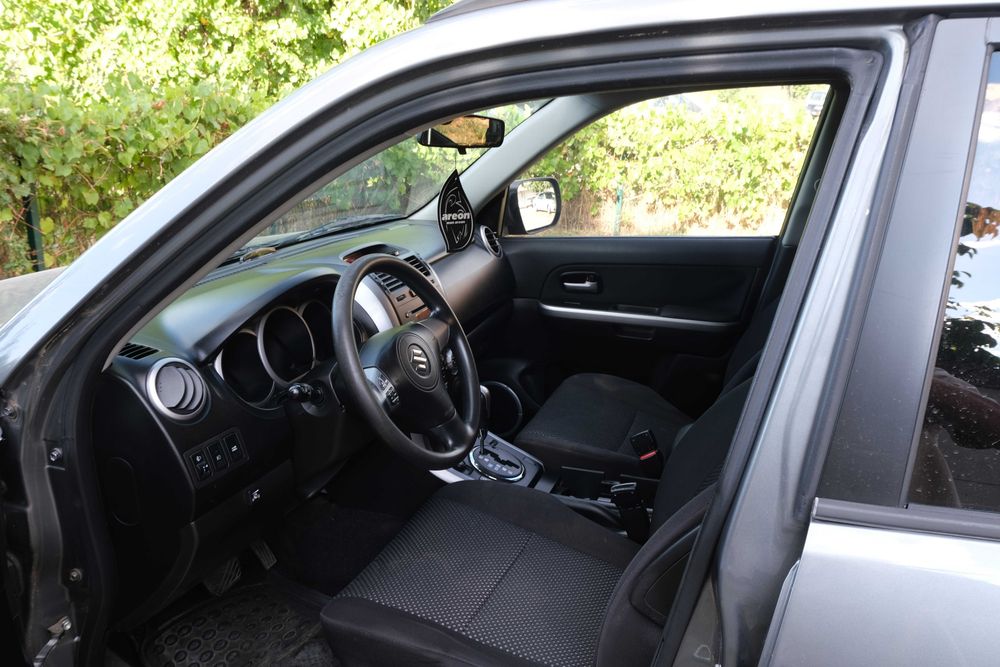 Suzuki Grand Vitara ГАЗ 2.0 бензин • Автоматик • 2006 г.