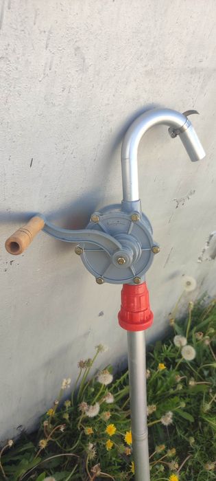 Ручной насос для перекачки жидкости