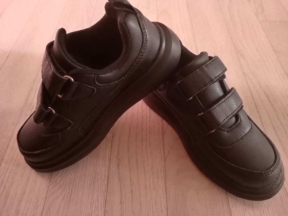 Продам туфли, Кроссовки