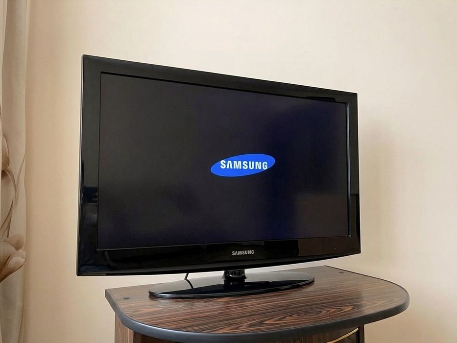 Телевизор Самсунг (Samsung)