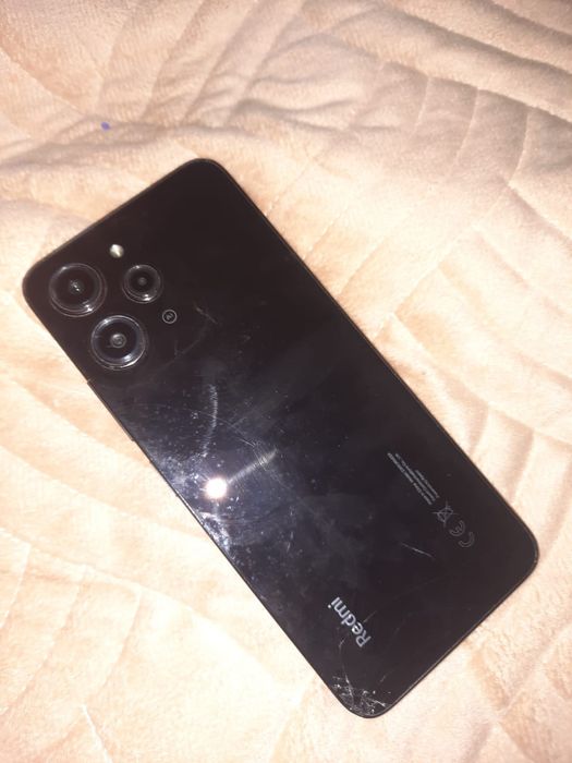 Xiaomi Redmi 12 коробки нету