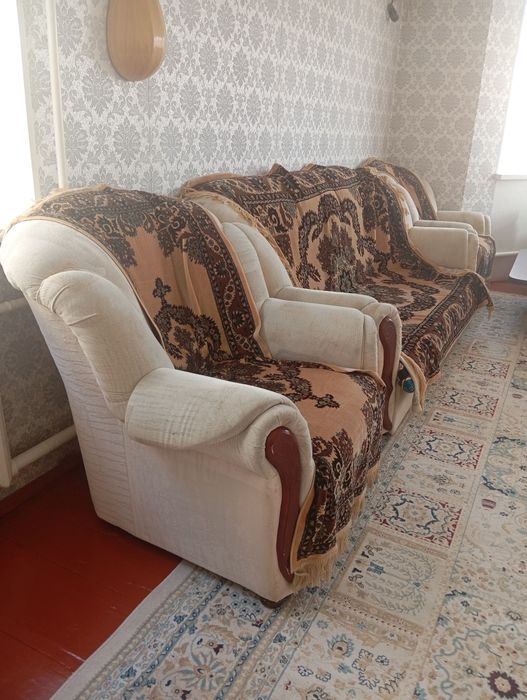 Продам диван б.у