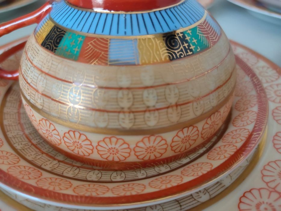 Уникат! Японски порцеланов сервиз за чай в безупречно състояние.