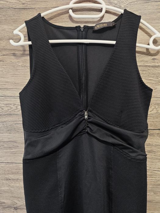 Рокля Armani exchange и други