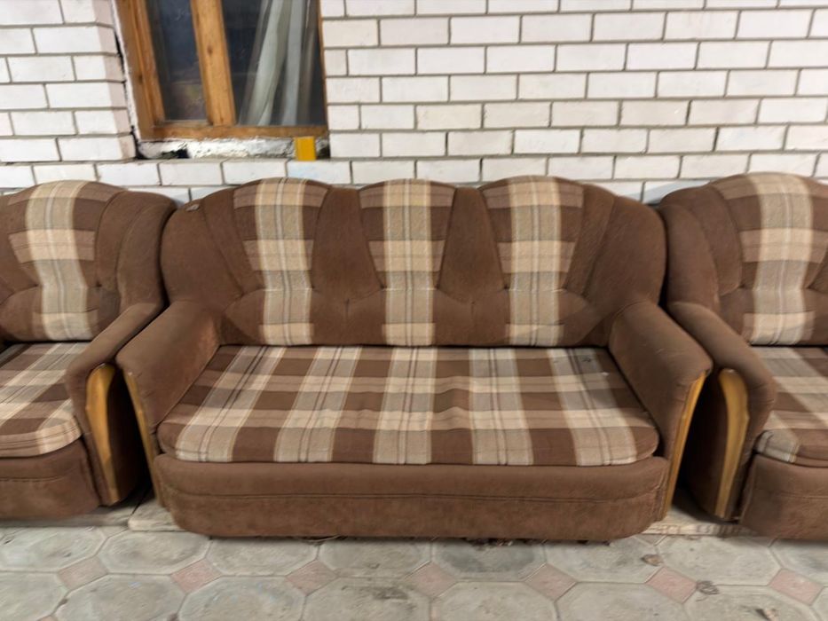 Продам диван с креслами