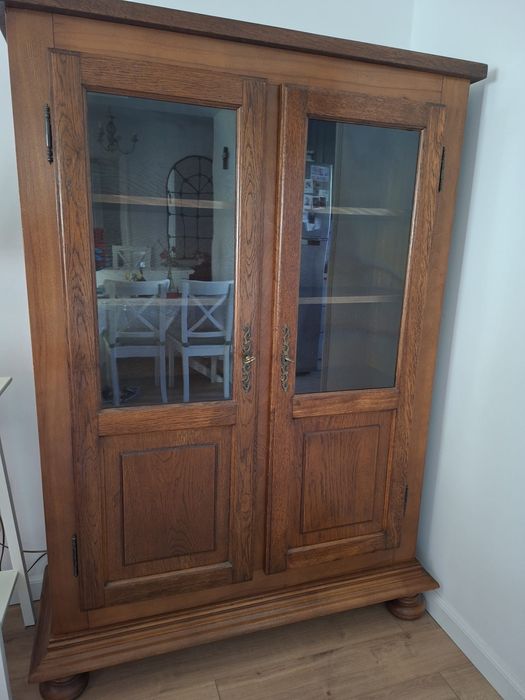 Dulap lemn masiv, stare foarte buna