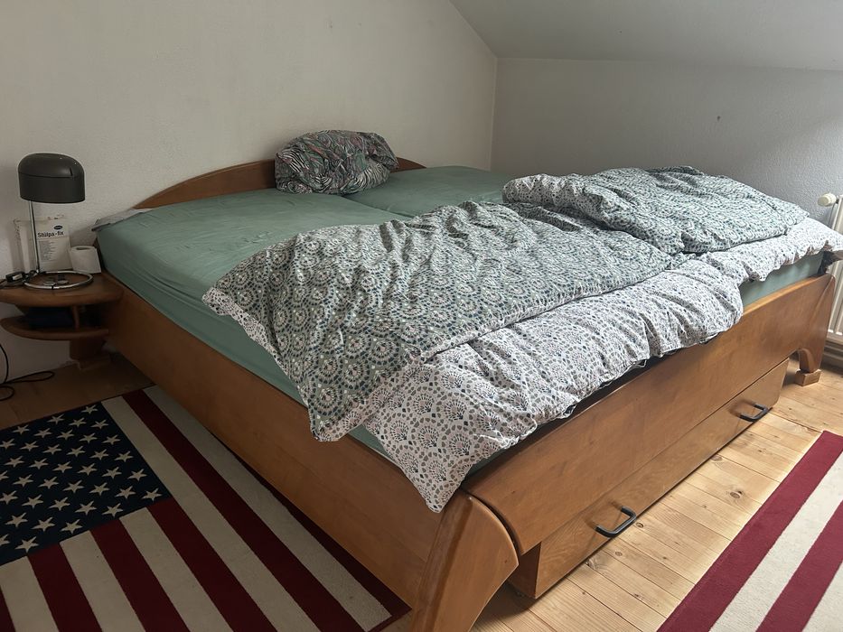 Pat matrimonial + dulap Lemn masiv Dormitor