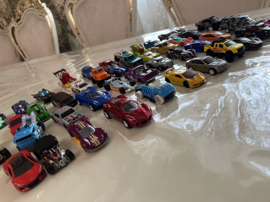 Hot wheels машинки