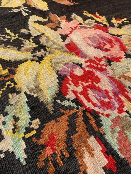 covor vechi antic traditional armean moldovenesc basarabean manual