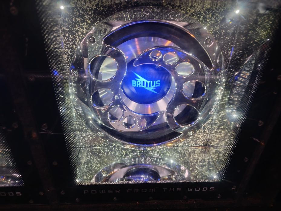 бас каса 2х12 hifonics