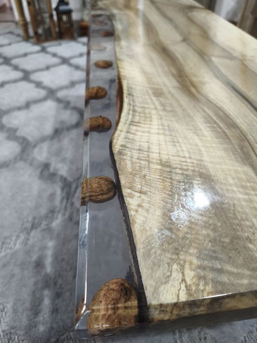 Măsuță sau poliță TV