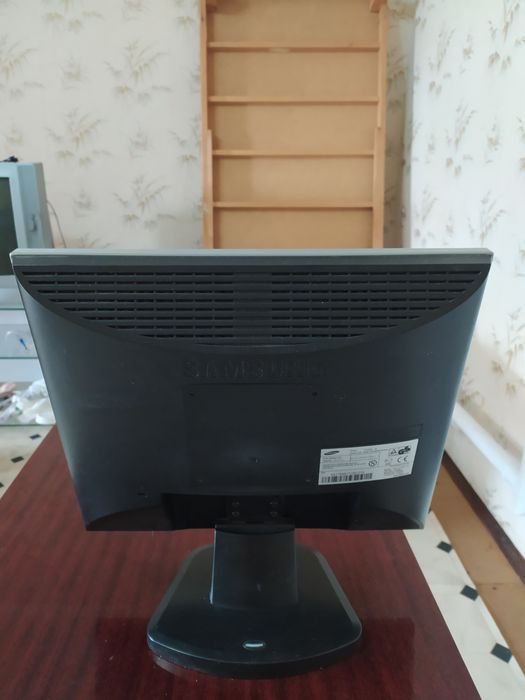 Продам TFT Монитор Samsung SyncMaster 710 V