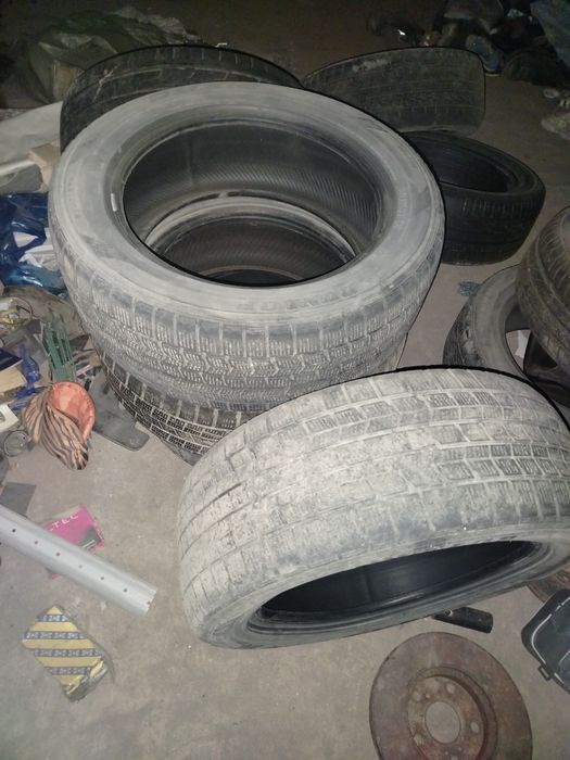 Продам зимние шины дунлоп