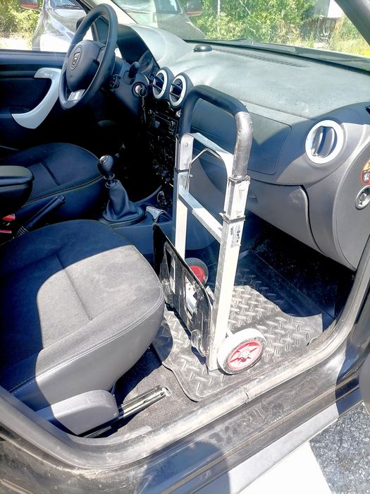 Транспортна товарна количка за стълби под наем