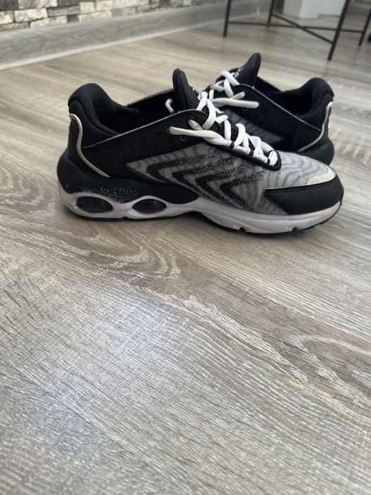 Маратонки  Nike размер 36,5