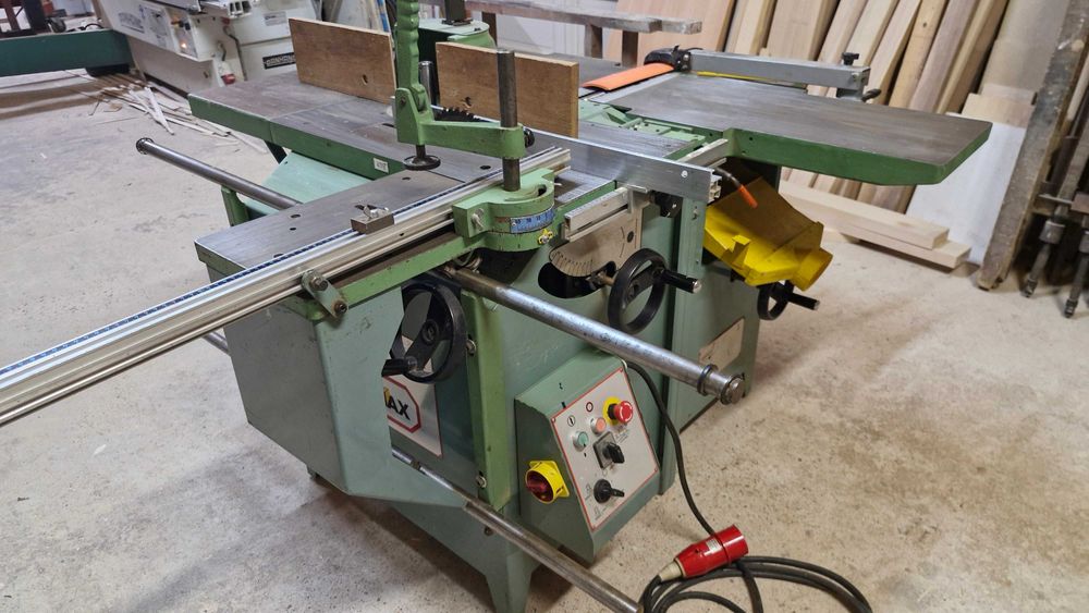 Abricht abric mut tamplarie abrict lemn combinata