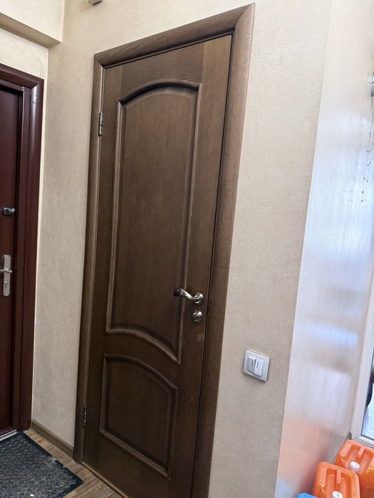 Продам межкомнатную дверь (б/у)