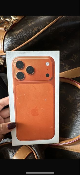 Продам айфон 17 про макс невскрытый