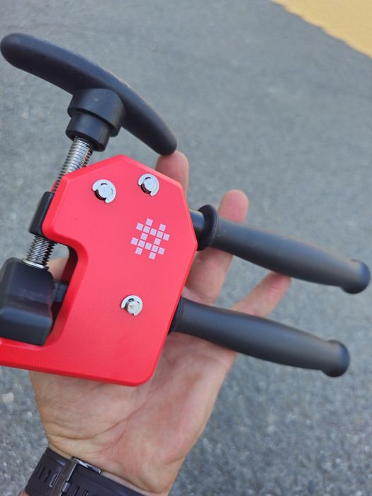 Трошачка клещи за отчупване на плочки