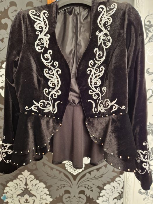 Продаётся верхняя одежда