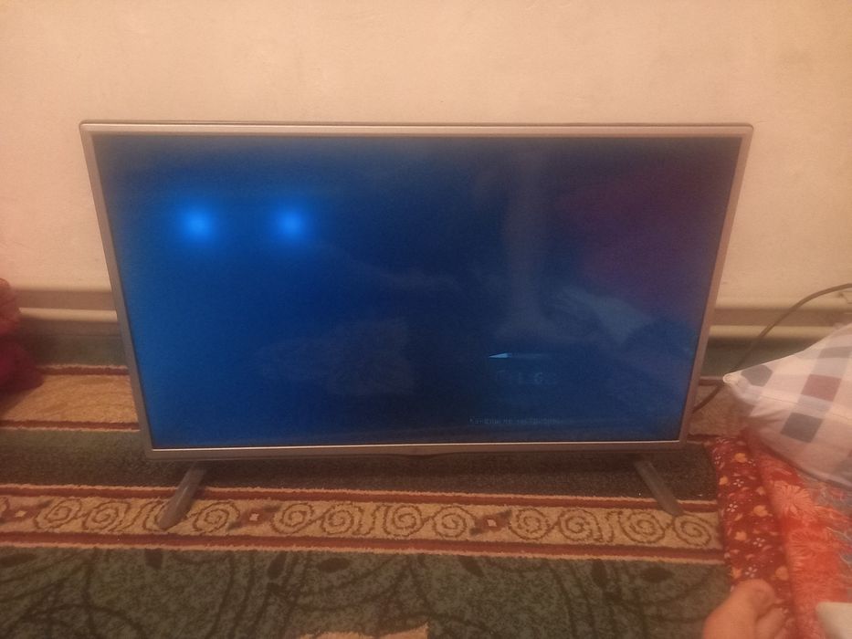 Телевизор LG 32LF550U