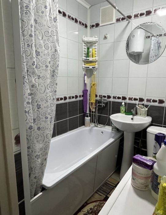 Продам малосемейку. Карбышева.