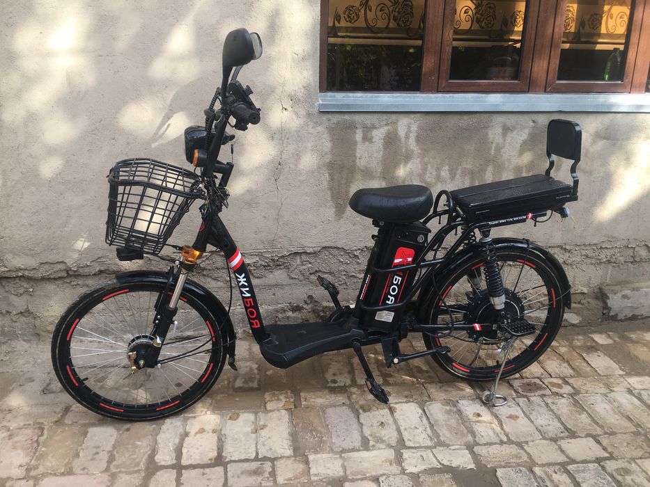 Скутер сотилади.