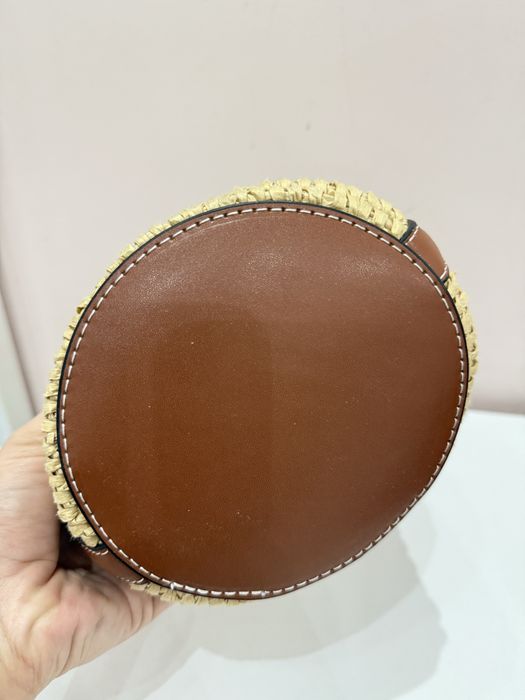 Нова сламена чанта mango