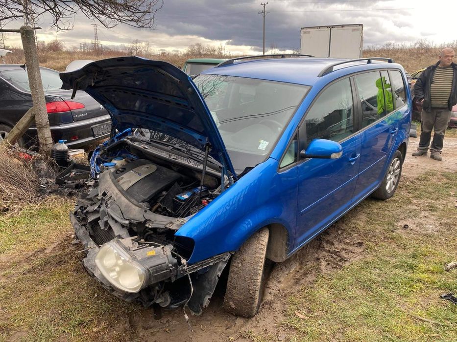 Vw touran 1.6 FSI на части
