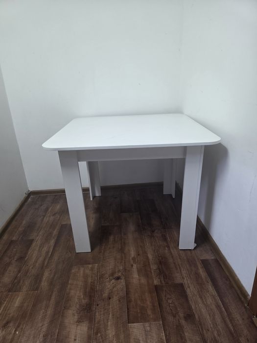 Срочно продам стол