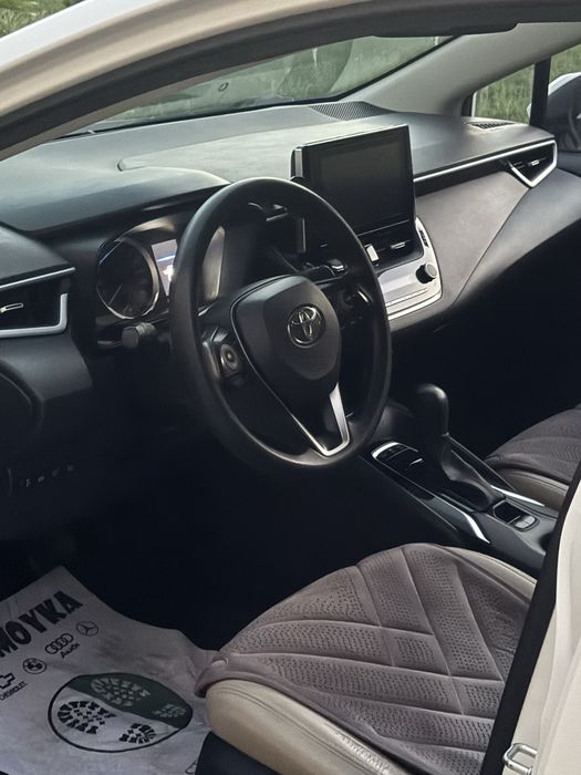 Toyotta corolla sotiladi