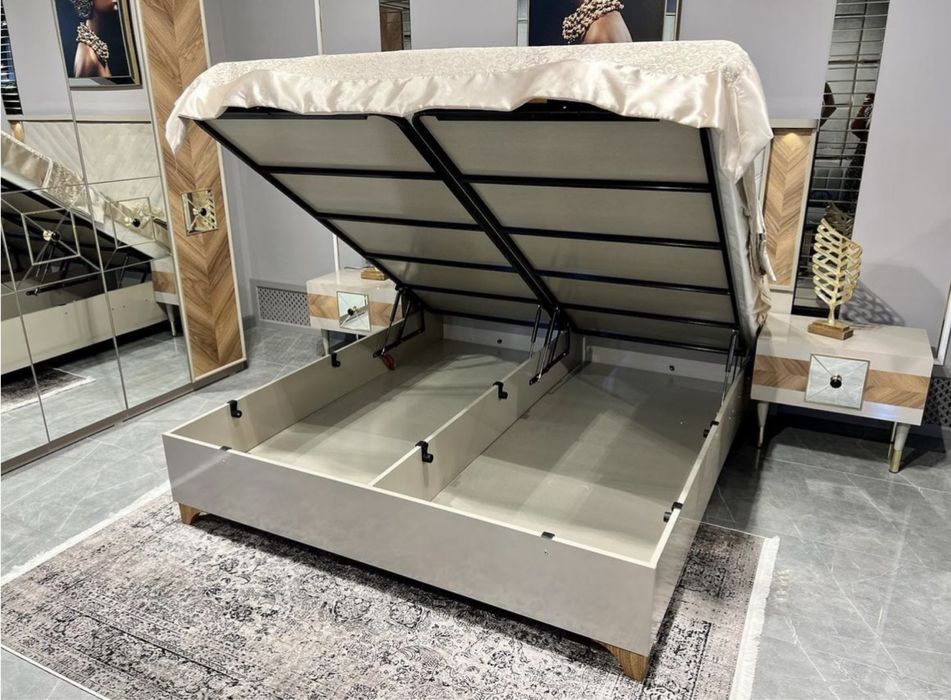 Спальный гарнитур Lotus