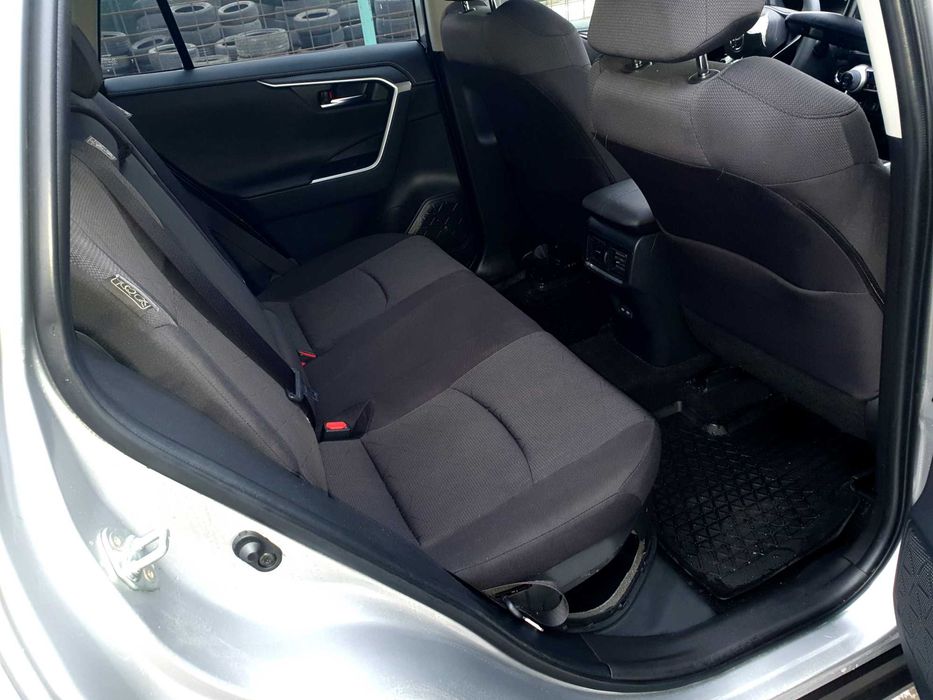 Toyota RAV4 Hybrid, 4x4, an fabricatie 2024, 2200 km - avariat