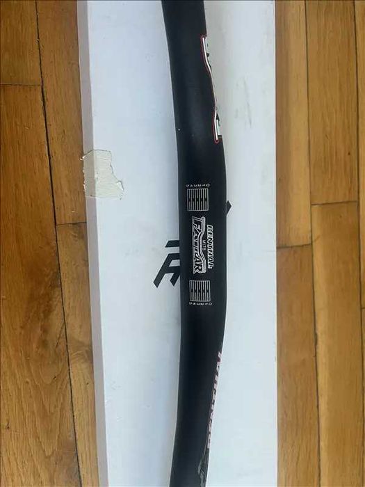 Renthal Fatbar 800 мм / 40 мм Rise / 31.8 мм