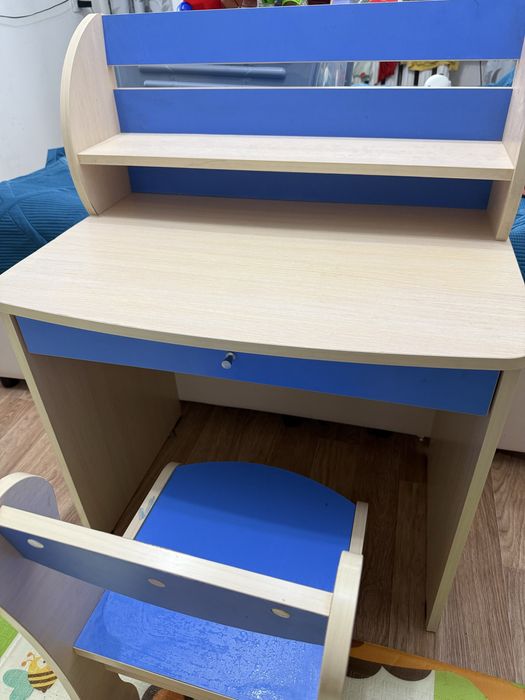 Детский стол со стульчиком