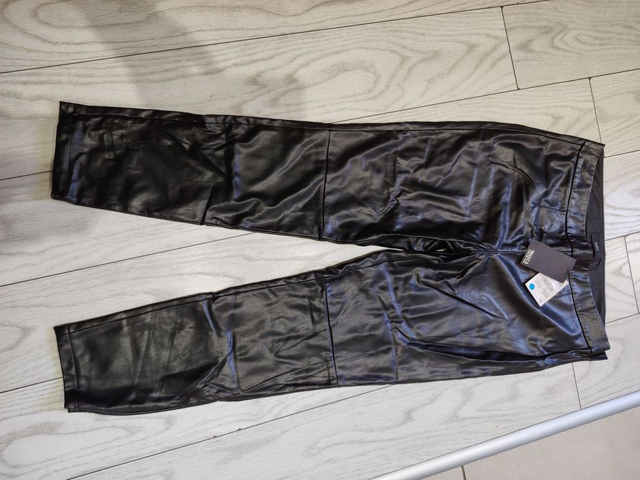 Pantaloni piele ecologica