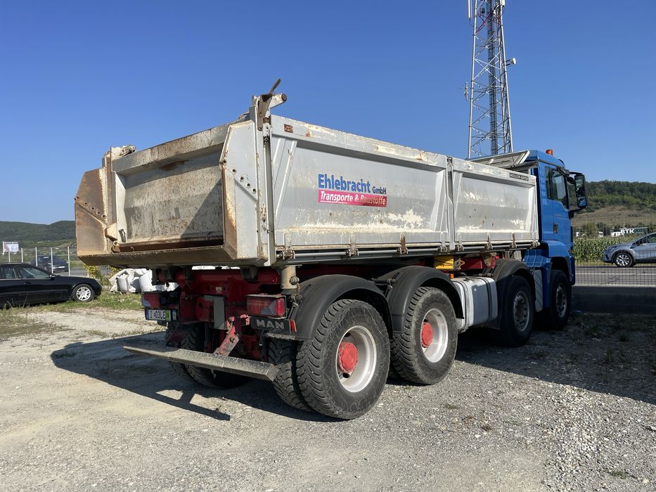 Man mercedes 8x4 basculabil pe 3 parti