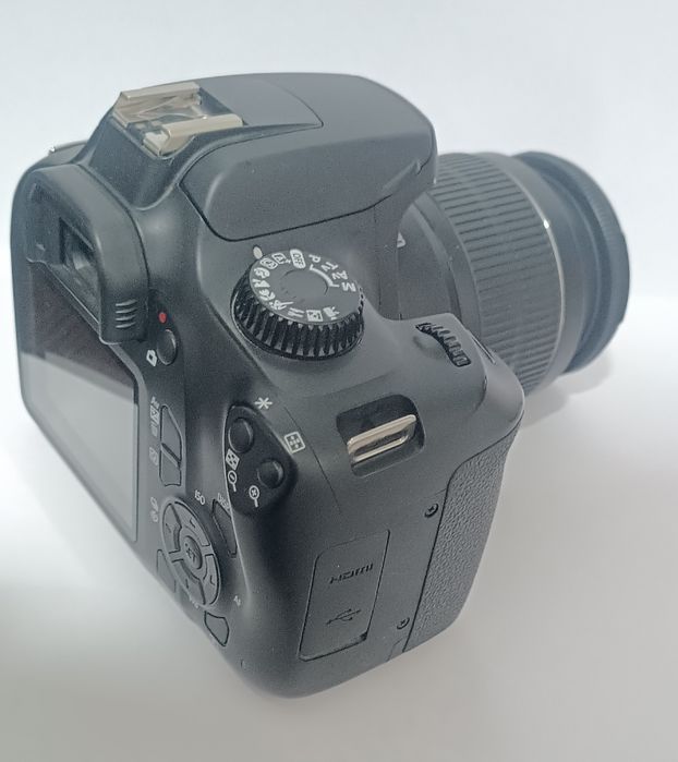 Canon 4000D EOS .sotiladi