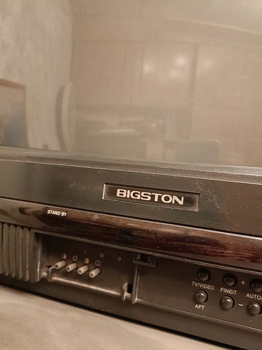Видео двойка Бигстон ( телевизор + видеомагнитофон)